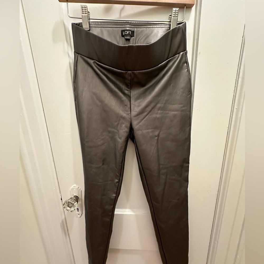 Loft Pants Womens XS silver Faux Leather Straight Leg Moderd Moto Shiny Legging.